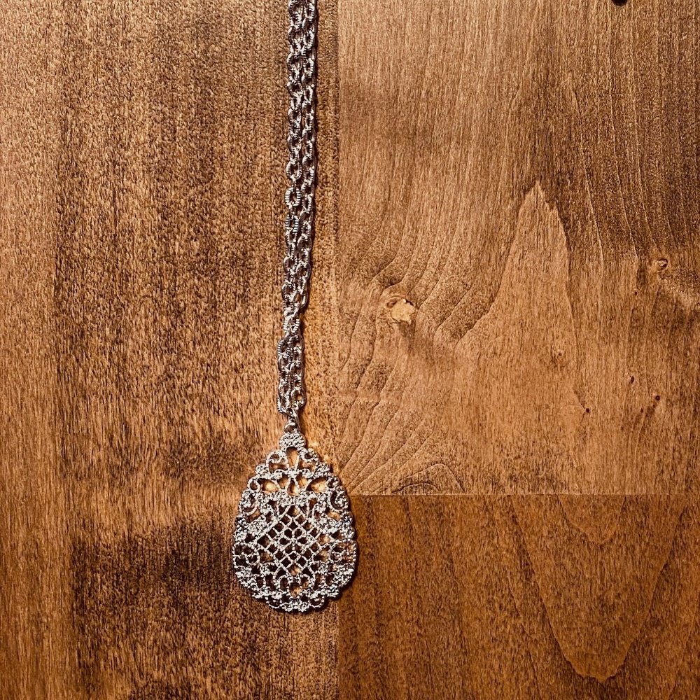 Floral Pendant Necklace - Long